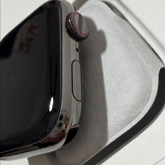 Apple Watch Stainless Steel Series 8 45mm w/ Black Band S/M - Picture 10 of 12